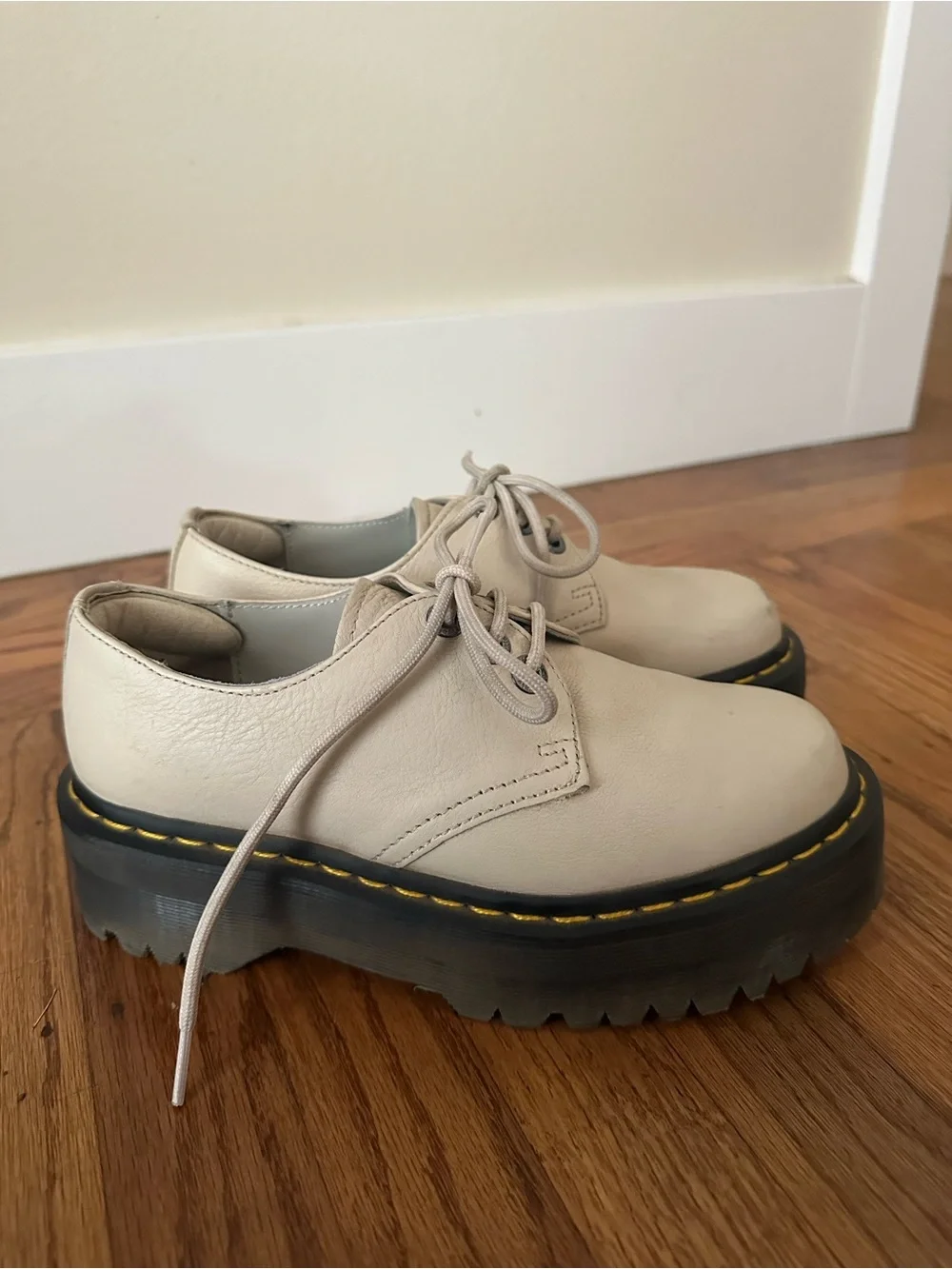 Dr Martens Platform Oxford - Cream